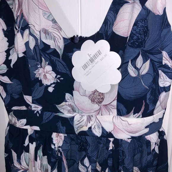 I’m With You Maxi Dress - Picture 2 of 5